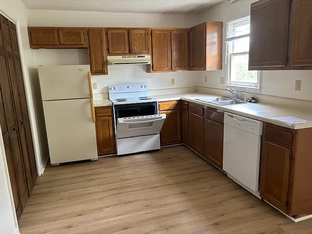 1395 W Spiller St #F — Photo 10