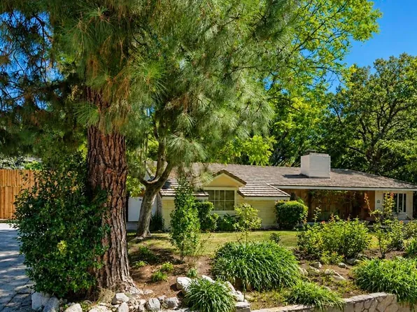1090 Busch Garden Ct, Pasadena, CA 91105