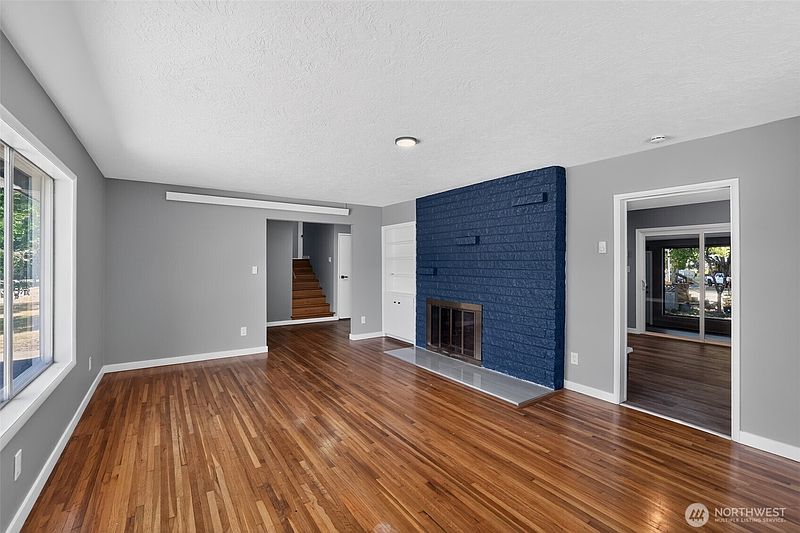 3rd image of 2025 Olympia Way