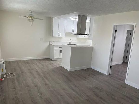 3rd image of 5929 Laurel Canyon Blvd #10