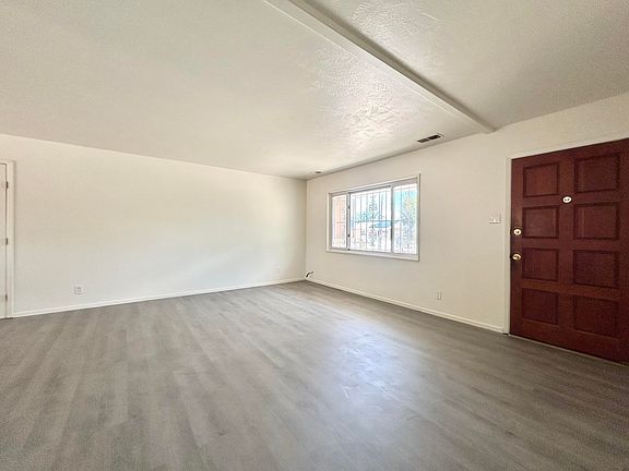 2nd image of 2917 Bel Air Pl NE
