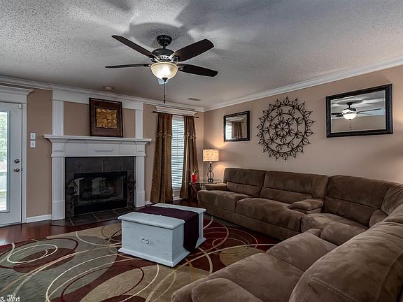 3rd image of 2106 Stoney Creek Dr