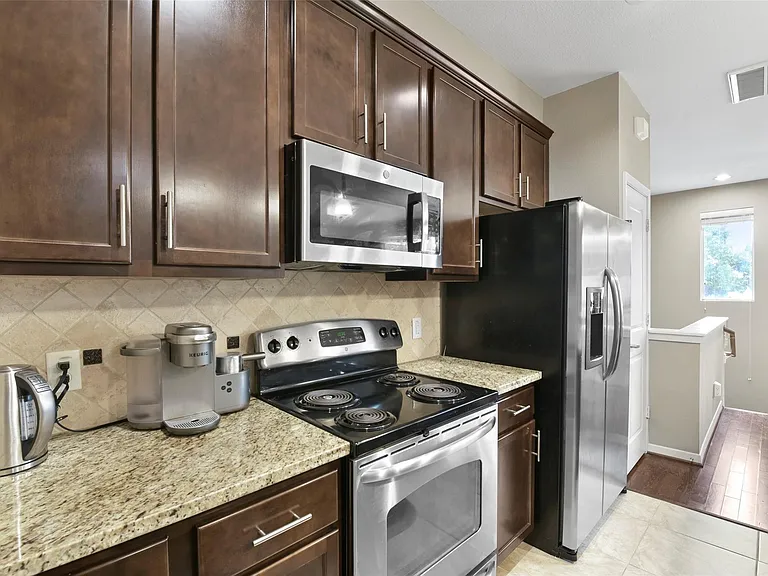 241 Lenox St — Photo 20