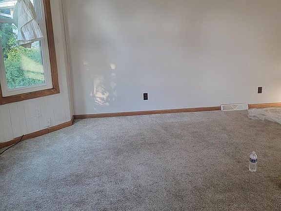 5th image of 2805 S Marshall Ave