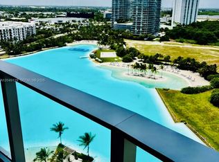 2411 Laguna Circle North 1411 #1411-1411-1411, Miami, FL 33181