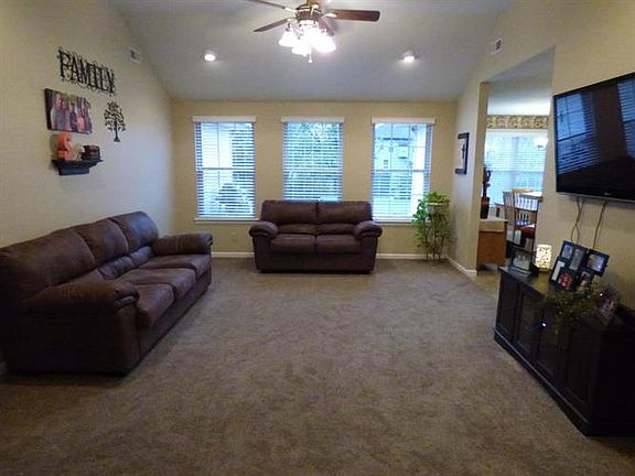 3rd image of 4015 Arctic Fox Dr