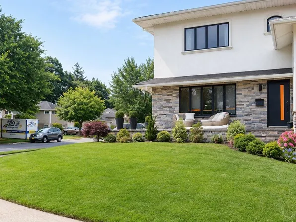 1396 Stephen Marc Lane, East Meadow, NY 11554