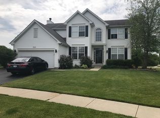 212 Thrush Cir, Lindenhurst, IL 60046