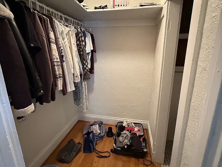 Drummond Pl, 210 - Unit 5 — Photo 12