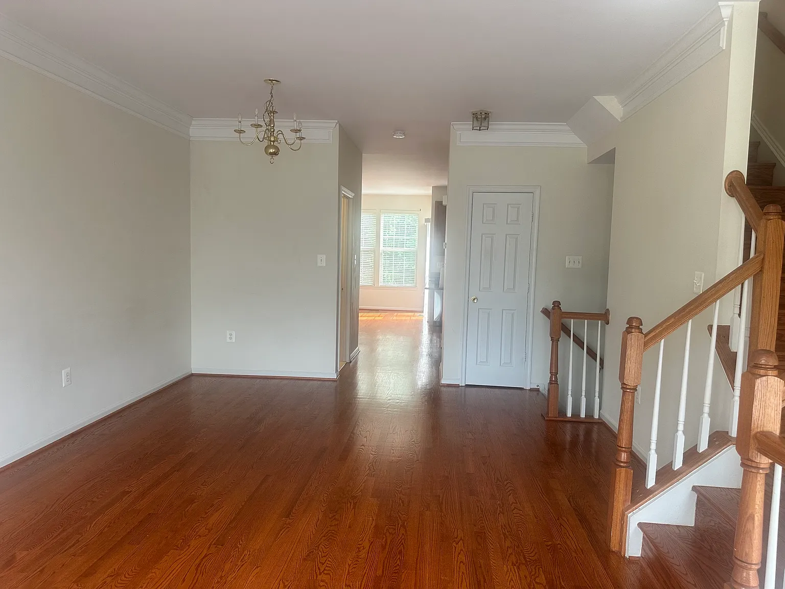 3 bed, 3.5 bath, 1476 sqft, $3,200 — Photo 4