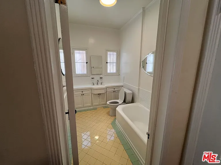 1248 S La Jolla Ave — Photo 34