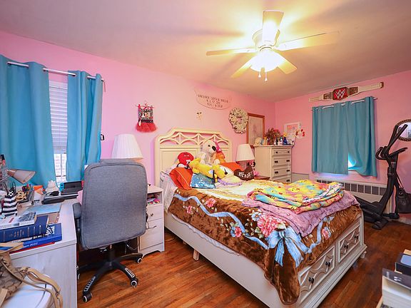 5th image of 2071 E 52nd St