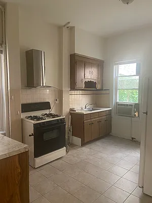 Rented by Argy Realty Inc | media 11