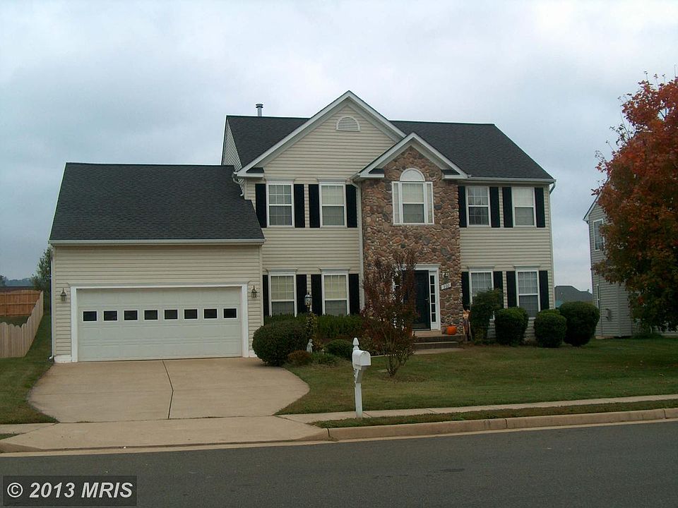 2nd image of 300 Equestrian Rd