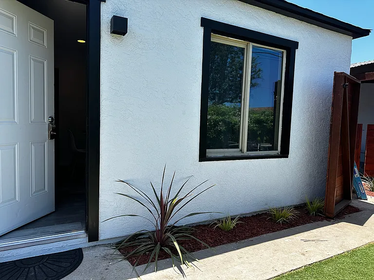 4165 Wightman St — Photo 3