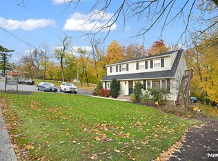 857 Pompton Ave, Cedar Grove, NJ 07009