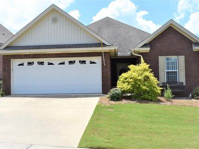 16 Brittany Dr N, Elmore, AL, 36025