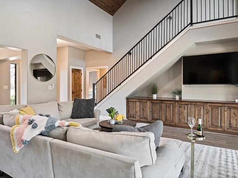 Lazy Oaks Ln — Photo 10