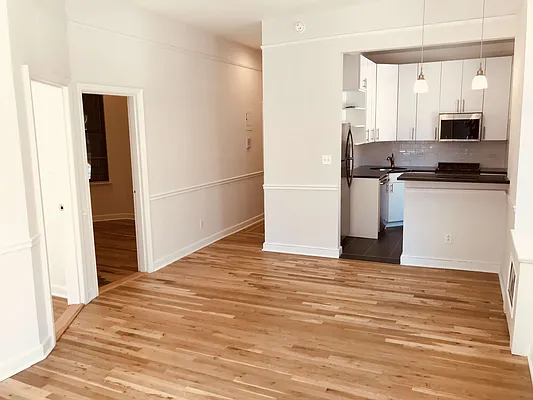 Rented by Metropolis Real Estate of Manhattan | media 8