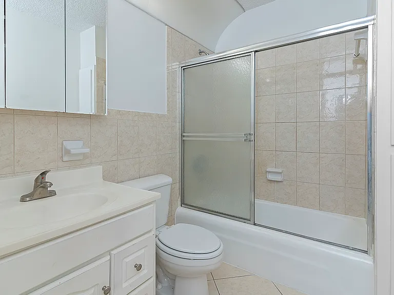 5700 NE 22nd Way #323 — Photo 12