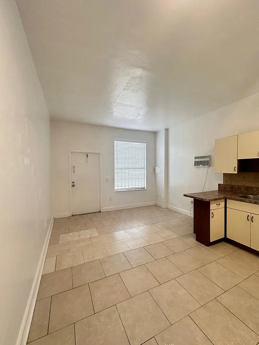 Building Photo - 32 NW 77th St #1