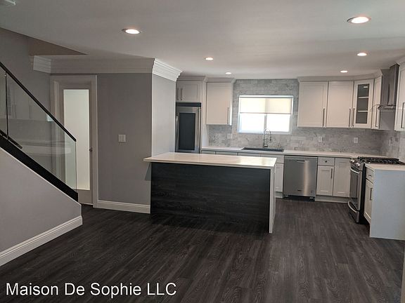 5th image of 1265 Armacost Ave