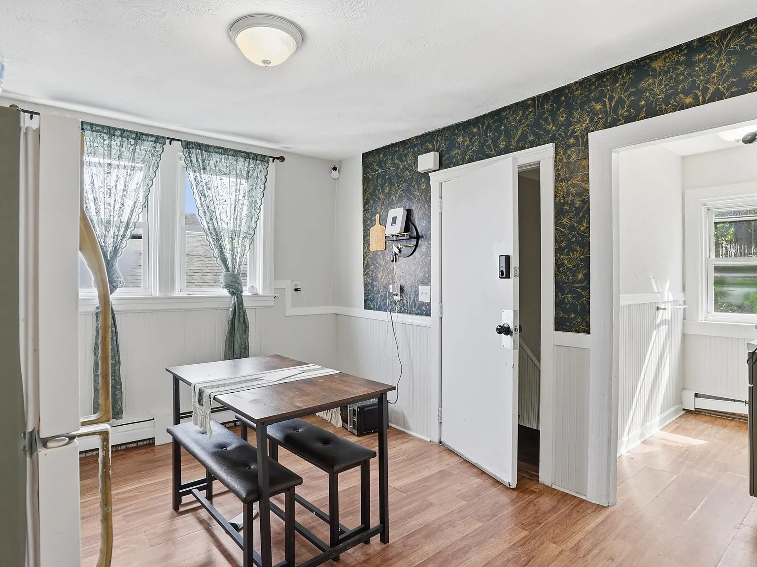 3 bed, 748 sqft, $1,775 — Photo 2
