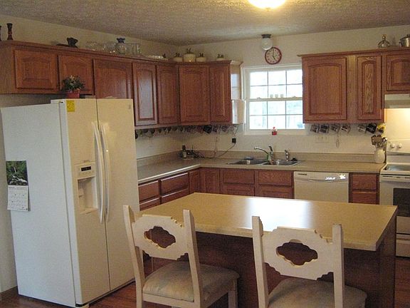 3rd image of 10457 N Puckett Ln