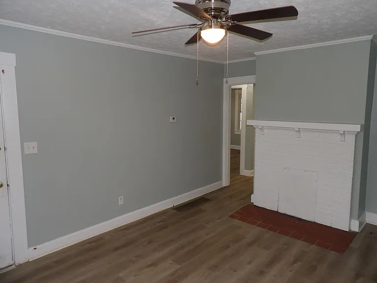 109 Allnutt Dr — Photo 7