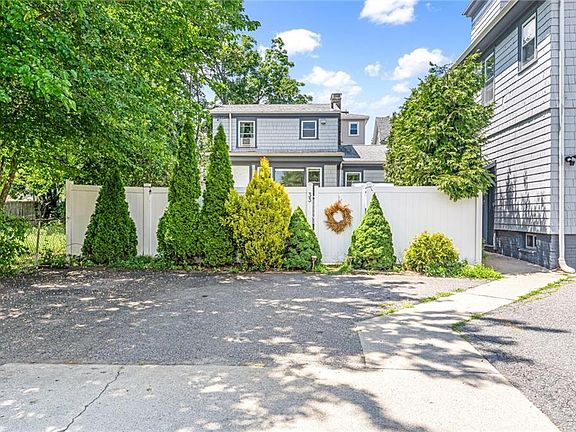 3rd image of 33 Malbone St