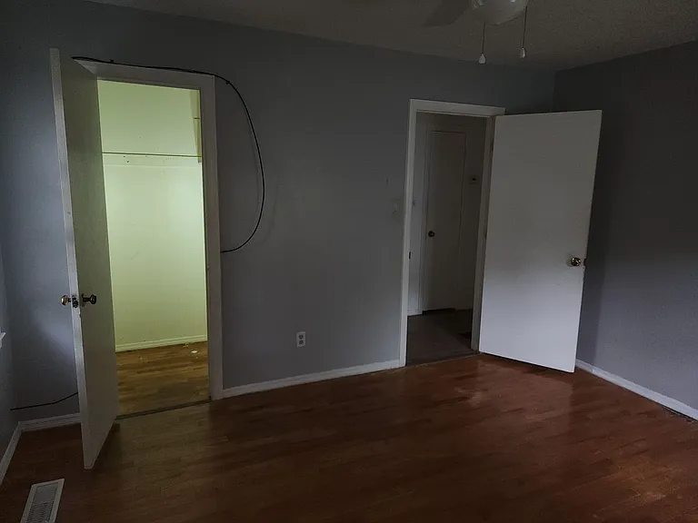 411 Vintage Rd — Photo 21
