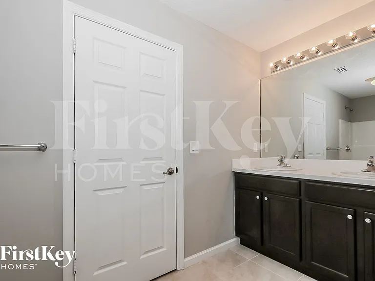 1219 SW Jacqueline Ave — Photo 8