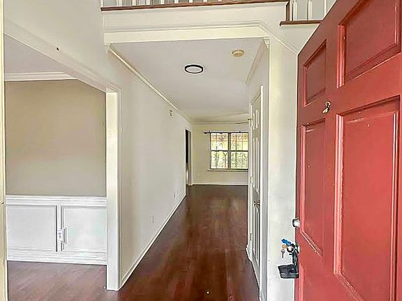 3rd image of 3007 Saint James Pl