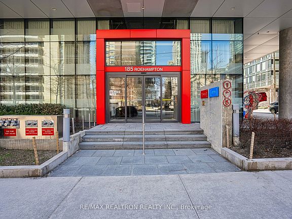 3rd image of 185 Roehampton Ave #1212
