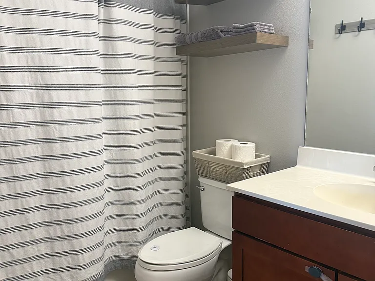 1122 Kukulu St #1604 — Photo 22
