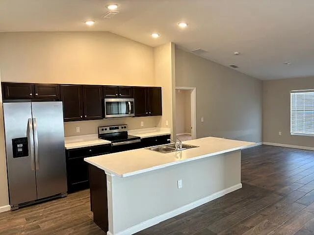202 SW Aldoro Pl — Photo 8