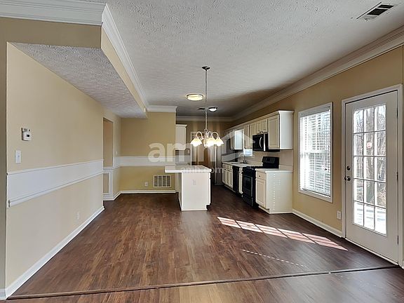 5th image of 140 Saddle Bridge Dr