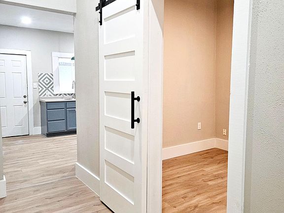 4th image of 1206 E Carson St APT 1