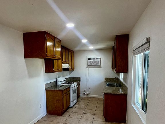 3rd image of 7638 Milton Ave APT D