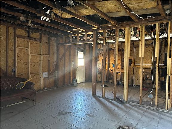 4th image of 610 Huntlee Dr