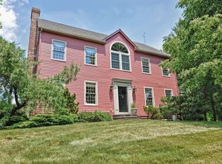 110 Comstock Dr, Wrentham, MA 02093