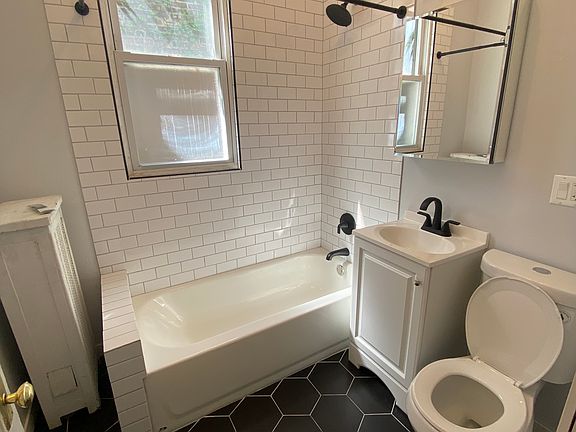 5th image of 5407 S Drexel Ave #1