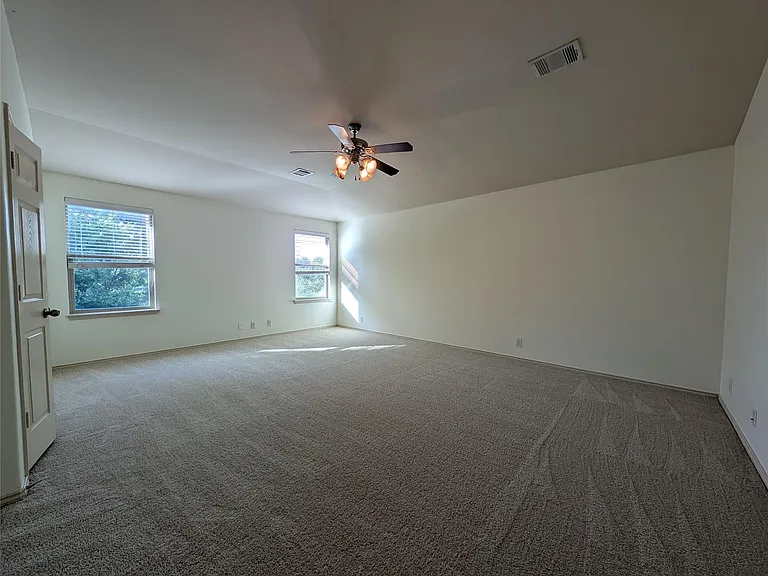 1602 Westmeadow Trl — Photo 20