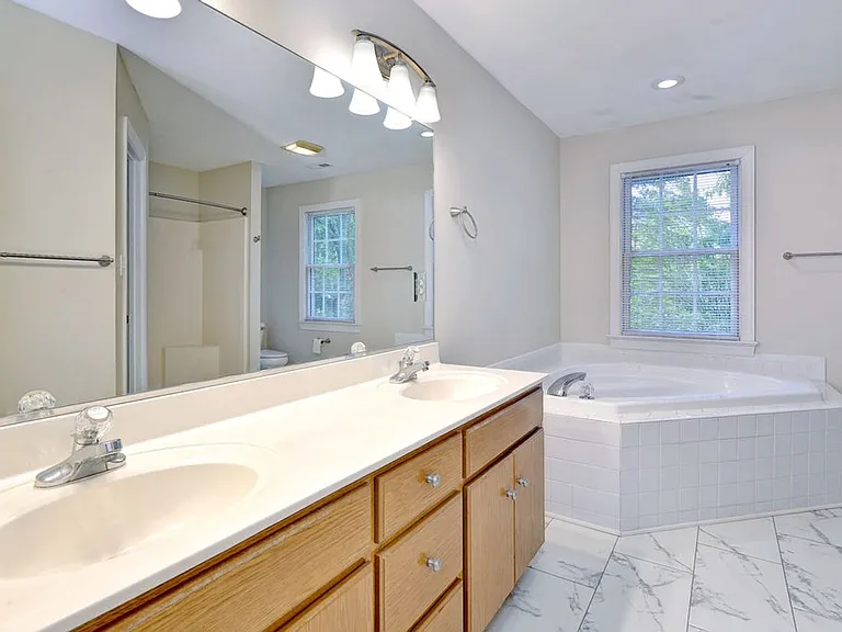 44 Dryden Dr — Photo 29