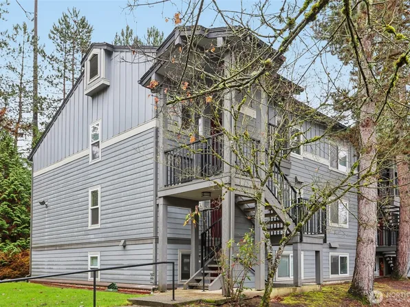 11103 NE 124th Lane #B205, Kirkland, WA 98034