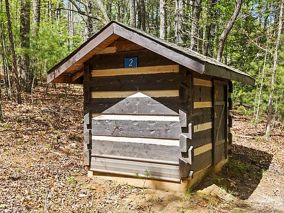 4th image of Chinkapin Dr