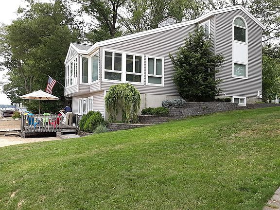 3rd image of 7361 W Canterbury Park Dr