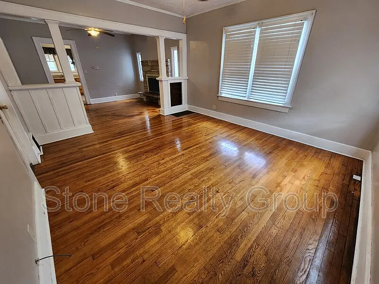 1811 S 10th St — Photo 2