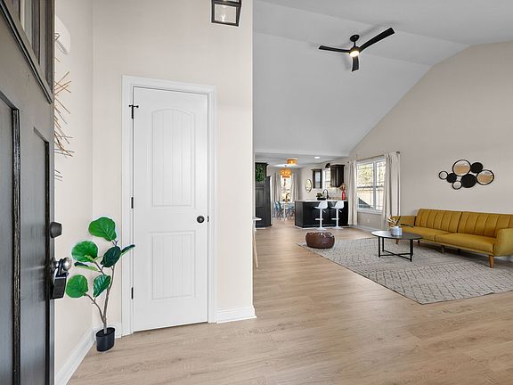 5th image of 3467 Bradfield Dr