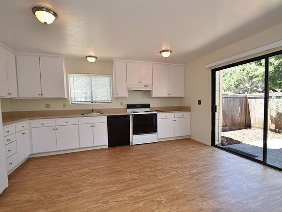 4th image of 315A San Marin Dr